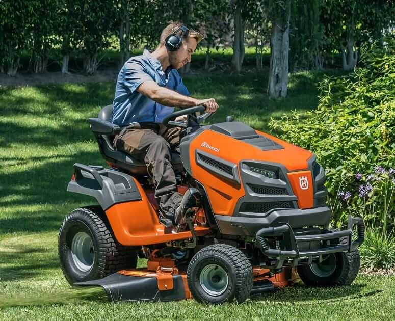 Райдер-газонокосилка Husqvarna TS 146 46"